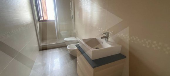 3 rooms Apartment in Bitonto, Italy No. 20296 5