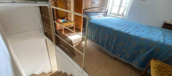 5 rooms House in Vetto, Italy No. 109428 11