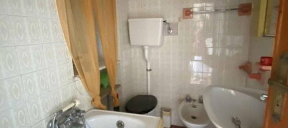 5 rooms House in Vetto, Italy No. 109428 6