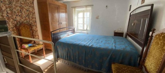 5 rooms House in Vetto, Italy No. 109428 10