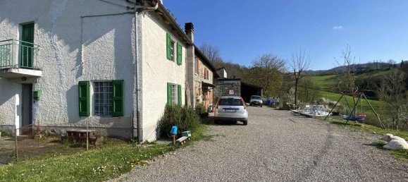 5 rooms House in Vetto, Italy No. 109428 17