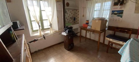 5 rooms House in Vetto, Italy No. 109428 9