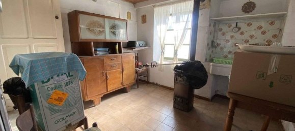 5 rooms House in Vetto, Italy No. 109428 7