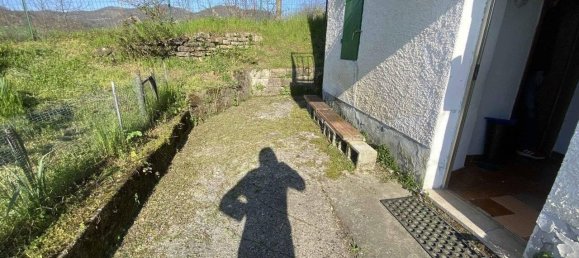 5 rooms House in Vetto, Italy No. 109428 4