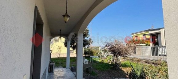 3 Schlafzimmer Villa in Landriano, Italy, Nr. 7832 29