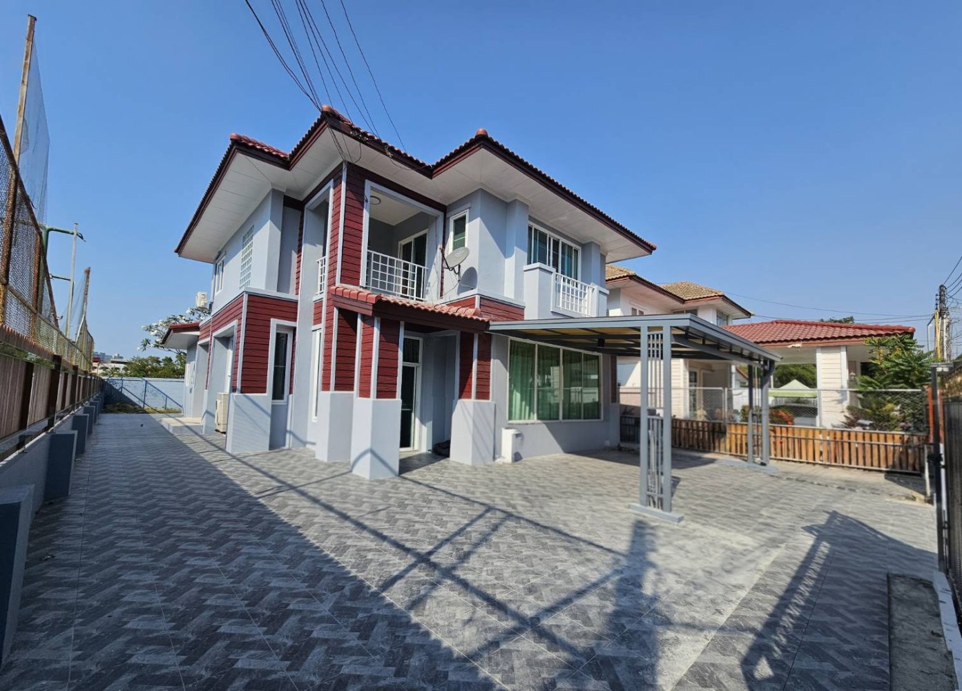 4 bedrooms House for sale in Pattaya, Chonburi, Eastern Thailand, Thailand № 73987