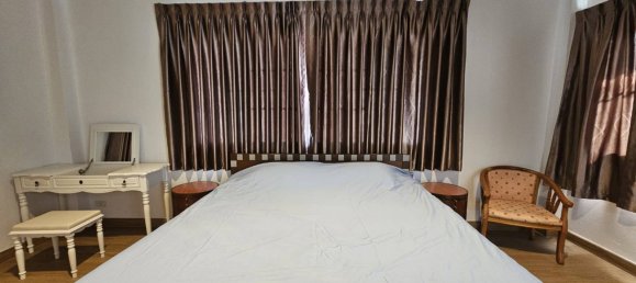 4 bedrooms House for sale in Pattaya, Chonburi, Eastern Thailand, Thailand № 73987 16