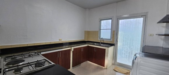 4 bedrooms House for sale in Pattaya, Chonburi, Eastern Thailand, Thailand № 73987 9