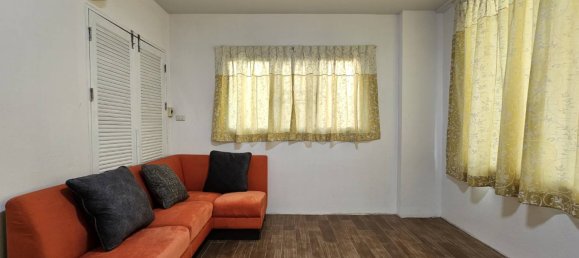 4 bedrooms House for sale in Pattaya, Chonburi, Eastern Thailand, Thailand № 73987 10