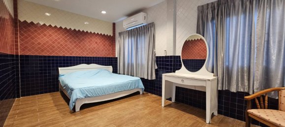 4 bedrooms House for sale in Pattaya, Chonburi, Eastern Thailand, Thailand № 73987 26