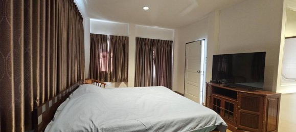 4 bedrooms House for sale in Pattaya, Chonburi, Eastern Thailand, Thailand № 73987 11