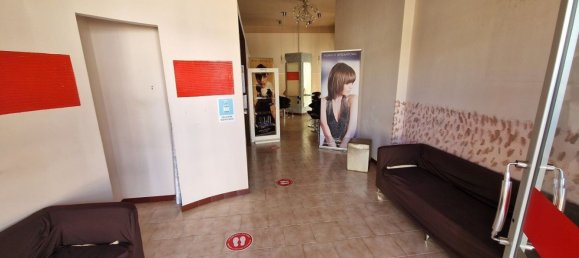 Коммерческая недвижимость 70м² в Тури, Италия № 177984 2