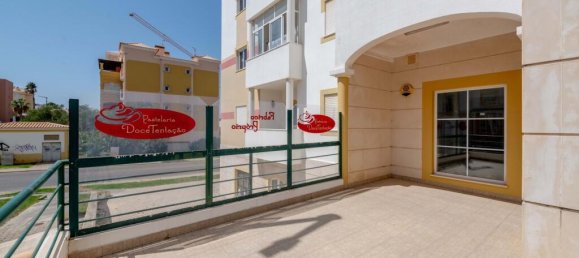 128m² Commercial property in Lagos, Portugal No. 303030 3
