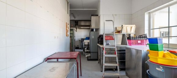 128m² Commercial property in Lagos, Portugal No. 303030 14