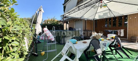 Квартира с 3 спальнями в Виареджо, Италия № 280757 3