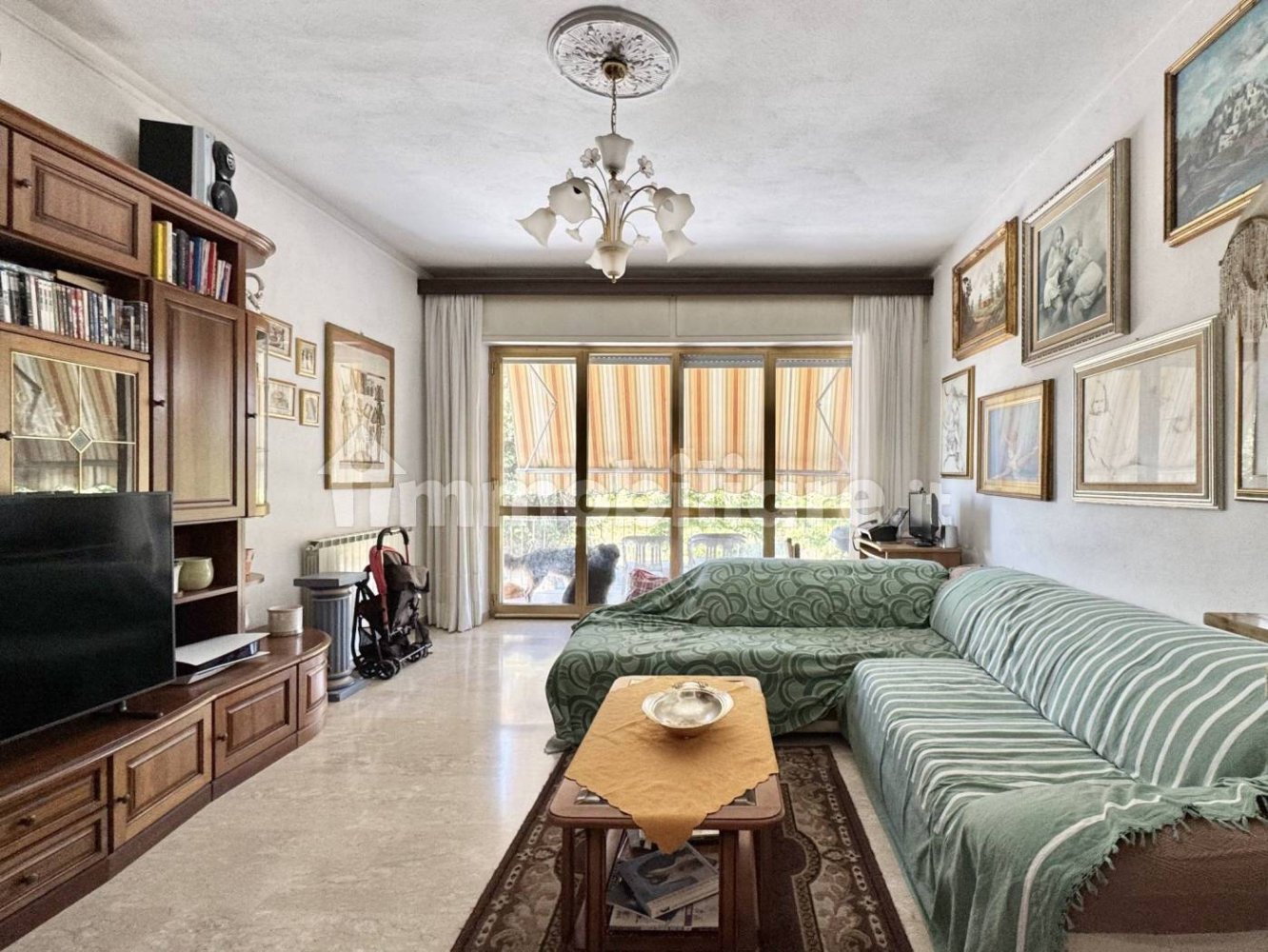 Квартира с 3 спальнями в Виареджо, Италия № 280757