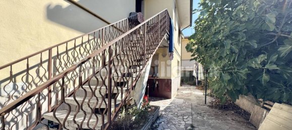 Квартира с 3 спальнями в Виареджо, Италия № 280757 25