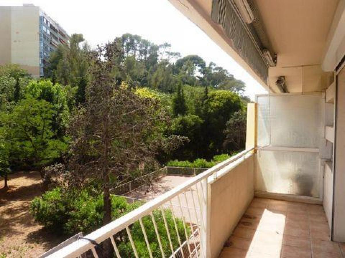 3 bedrooms Condo in Toulon, France No. 16044