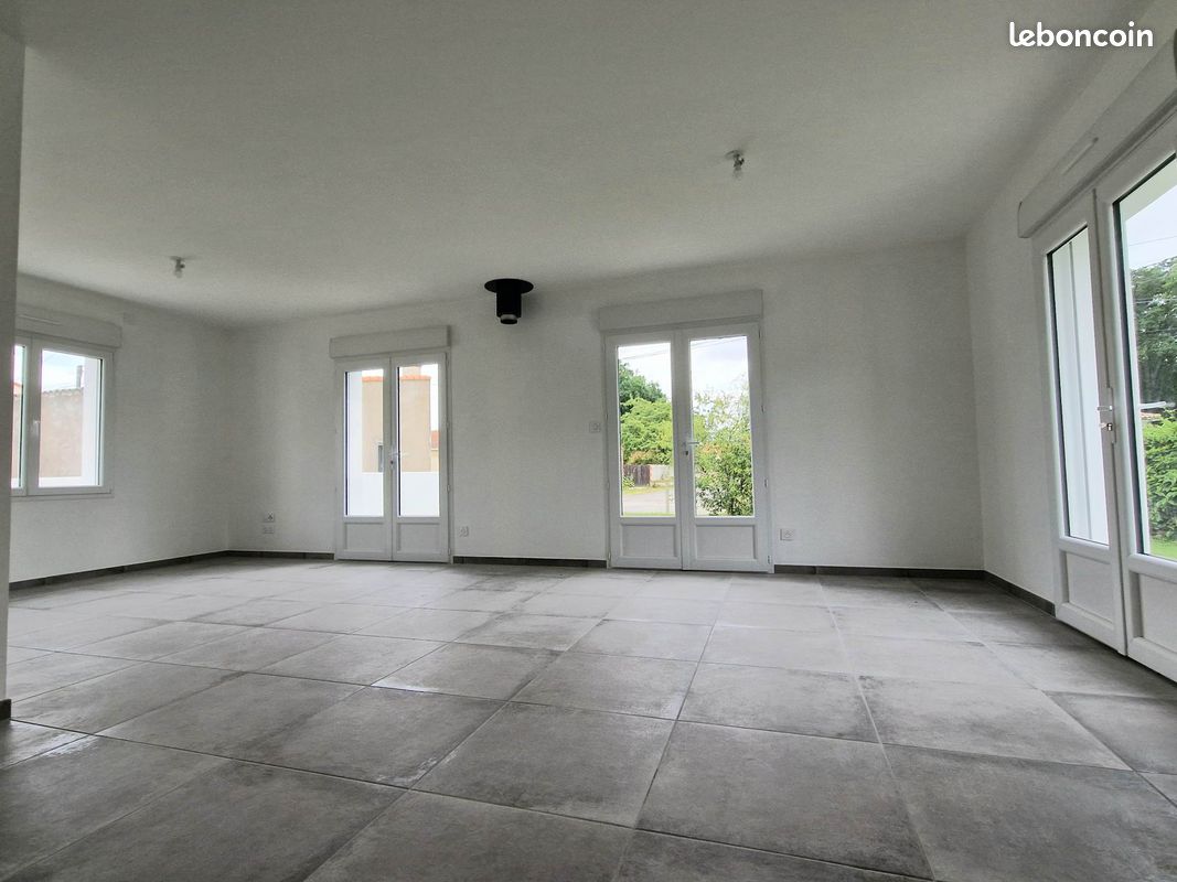 3 bedrooms House in Cheix-en-Retz, France No. 108234