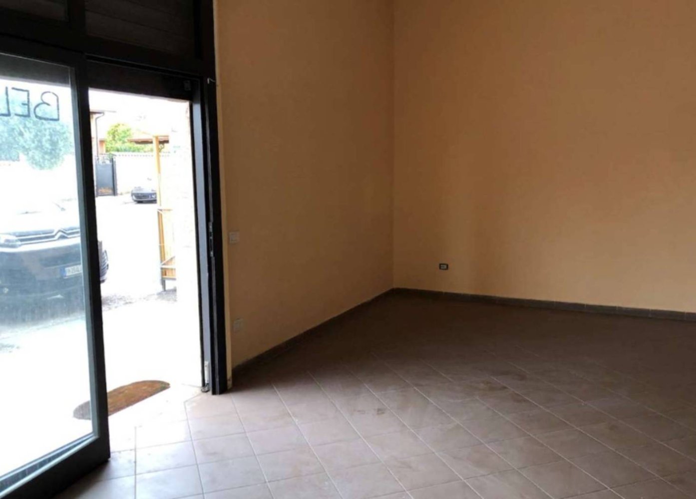 1 room Commercial property in Ardea, Italy No. 99097