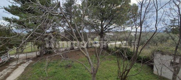 4 bedrooms House in Nocciano, Italy No. 39729 30