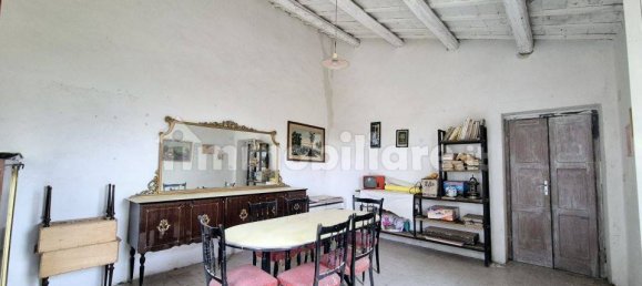 4 bedrooms House in Nocciano, Italy No. 39729 2