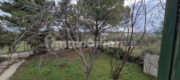 4 bedrooms House in Nocciano, Italy No. 39729 34