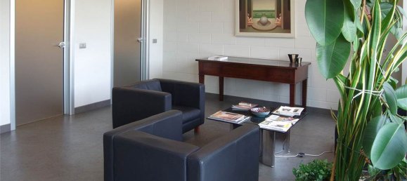 2 rooms Office in Vignola, Italy No. 133999 5