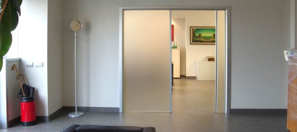 2 rooms Office in Vignola, Italy No. 133999 2