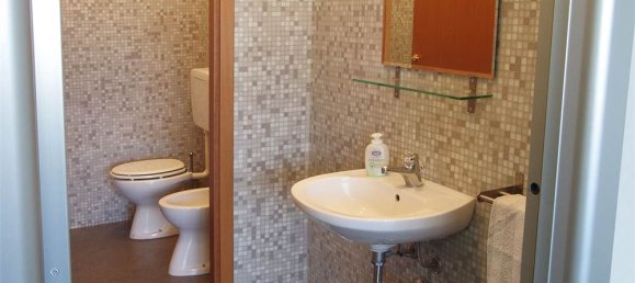 2 rooms Office in Vignola, Italy No. 133999 7