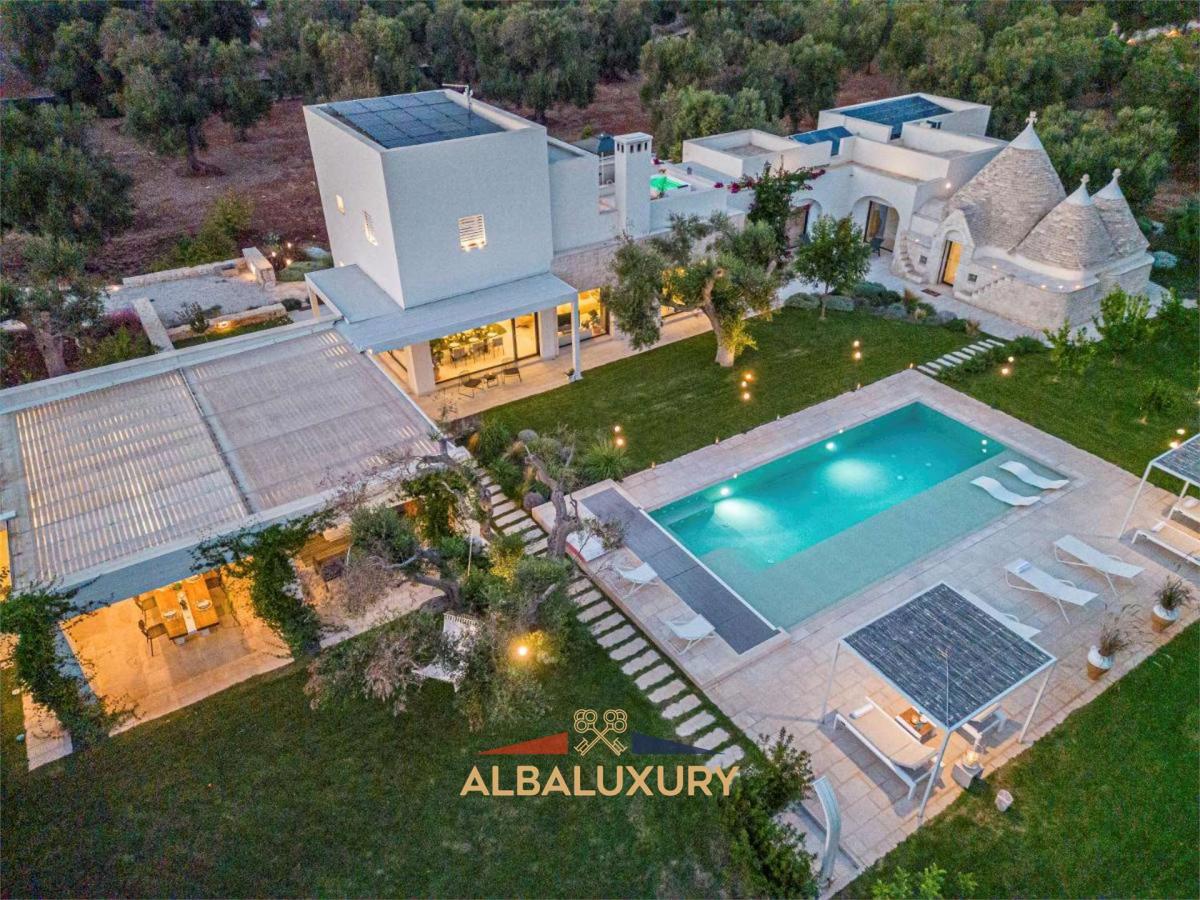 6 chambres Villa à San Vito dei Normanni, Italy No. 743