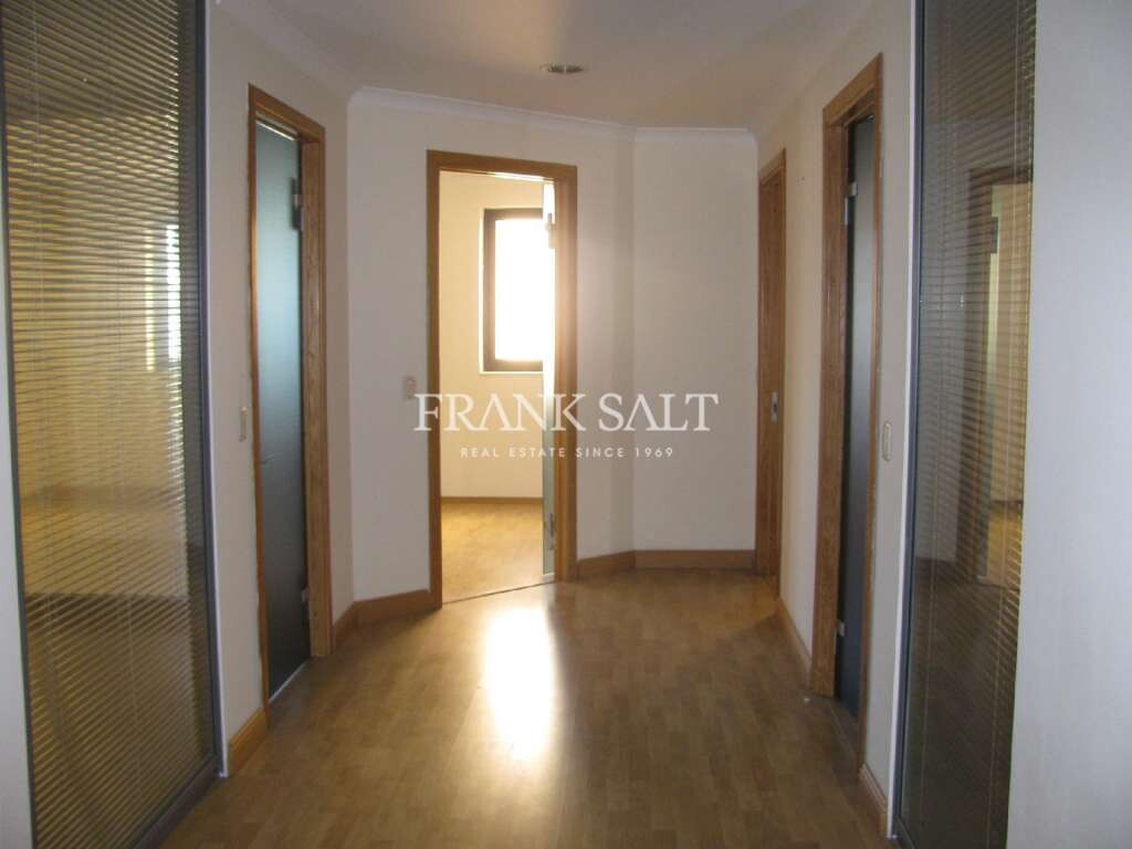 Офис 330м² в Слима, Мальта № 12921