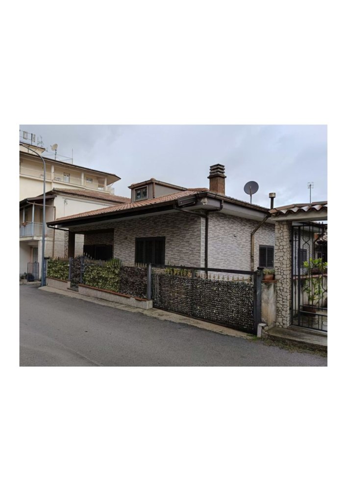 6 rooms Apartment in Montesano sulla Marcellana, Italy No. 77544
