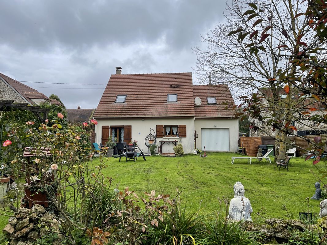 4 bedrooms House in Guerard, France No. 176503