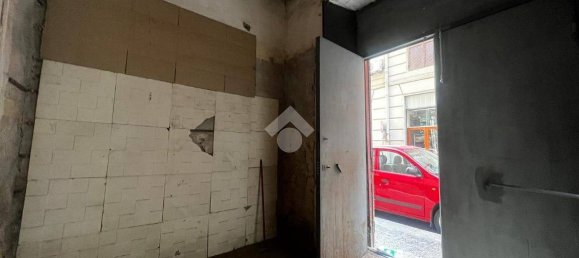 30m² Commercial property in Naples, Italy No. 352569 3