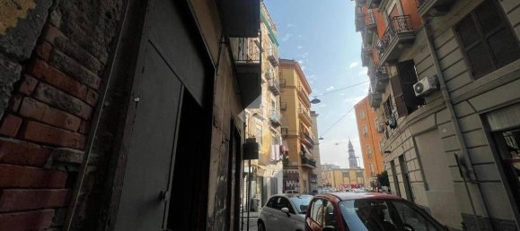 30m² Commercial property in Naples, Italy No. 352569 8