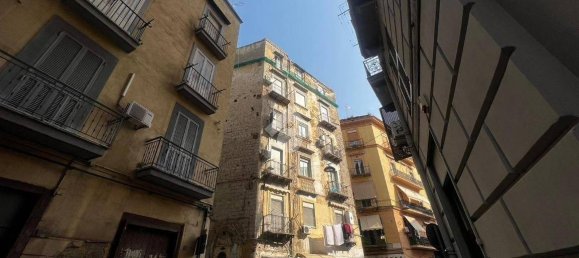 30m² Commercial property in Naples, Italy No. 352569 7