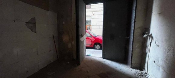 30m² Commercial property in Naples, Italy No. 352569 4