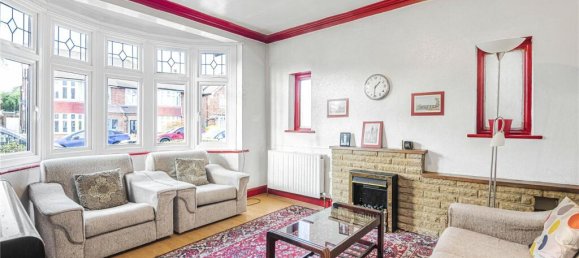 4 bedrooms House in Totteridge, United Kingdom No. 6710 4