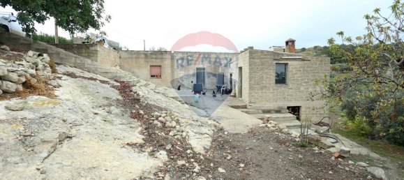 3 Schlafzimmer Haus in Chiaramonte Gulfi, Italy, Nr. 350862 6