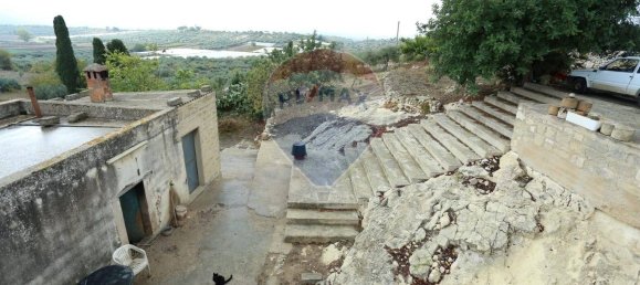 3 Schlafzimmer Haus in Chiaramonte Gulfi, Italy, Nr. 350862 20