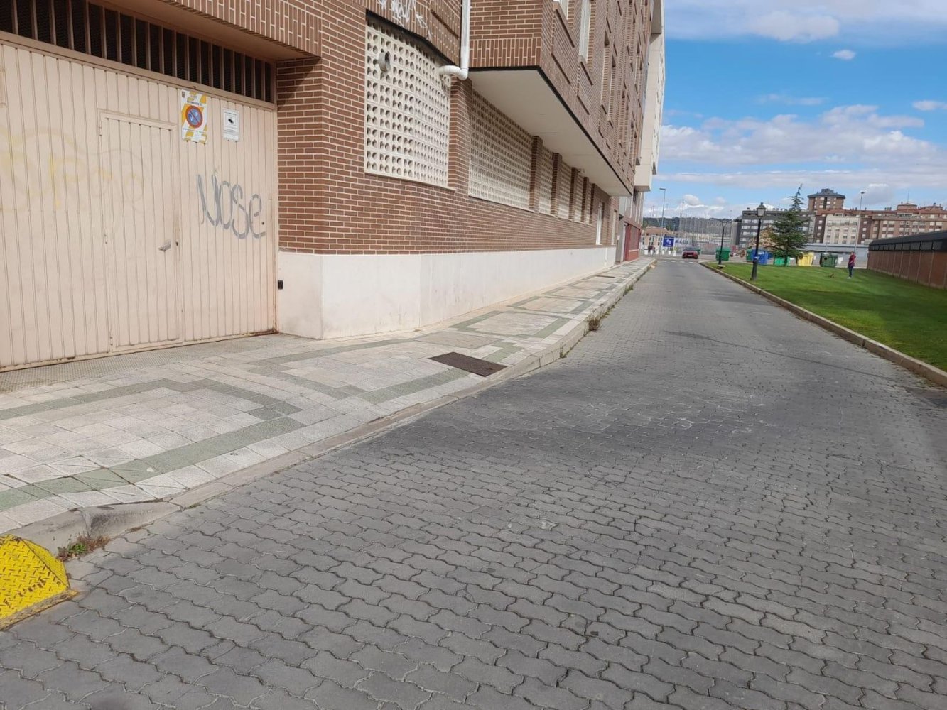 25m² Garage in Palencia, Spain No. 81706