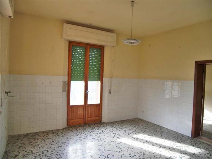 Дом с 6 комнатами в Монтепульчано, Италия № 59276