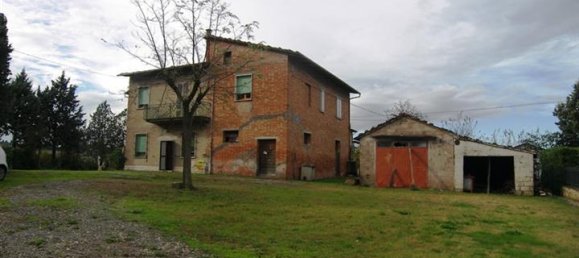 Дом с 6 комнатами в Монтепульчано, Италия № 59276 7