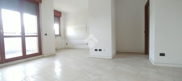 Apartamento T3 em Opera, Italy N.º 364266 2