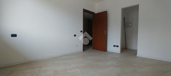 Apartamento T3 em Opera, Italy N.º 364266 14