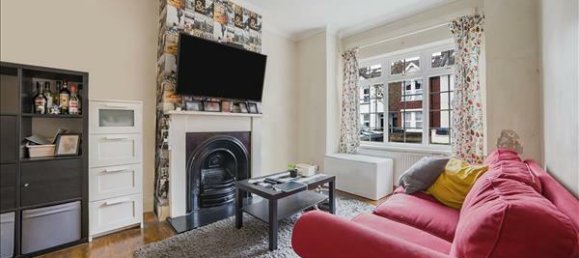 2 bedrooms House in New Malden, United Kingdom No. 7210 2