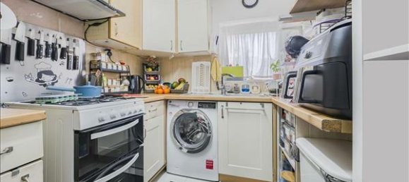 2 bedrooms House in New Malden, United Kingdom No. 7210 10