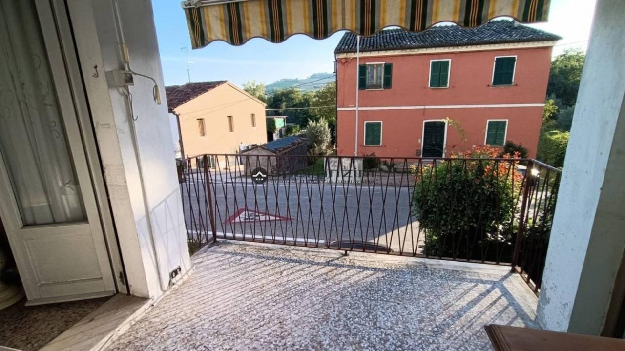 3-salle Appartement à Fossombrone, Italy No. 122496