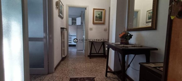 3-salle Appartement à Fossombrone, Italy No. 122496 4